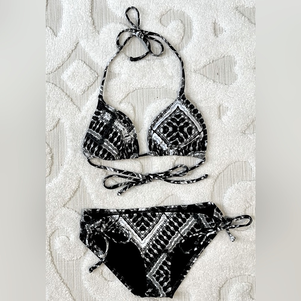 2 Pc HURLEY TRIANGLE TOP (M) BOTTOM (XS) BIKINI SET BLACK/GREY